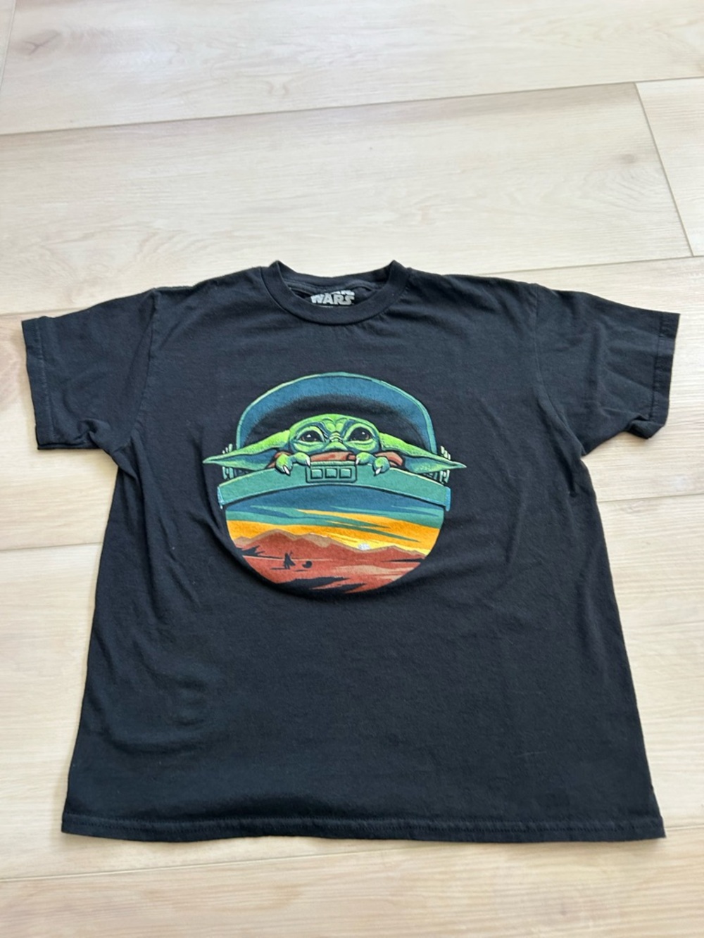 Youth Grogu T-shirt - size small